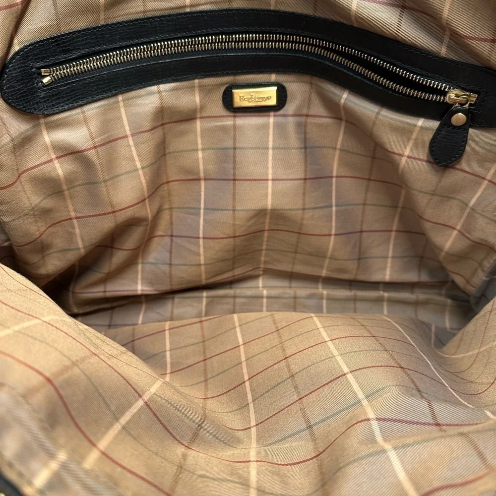 Burberrys Elegant Black Leather Unisex Business Bag EUC